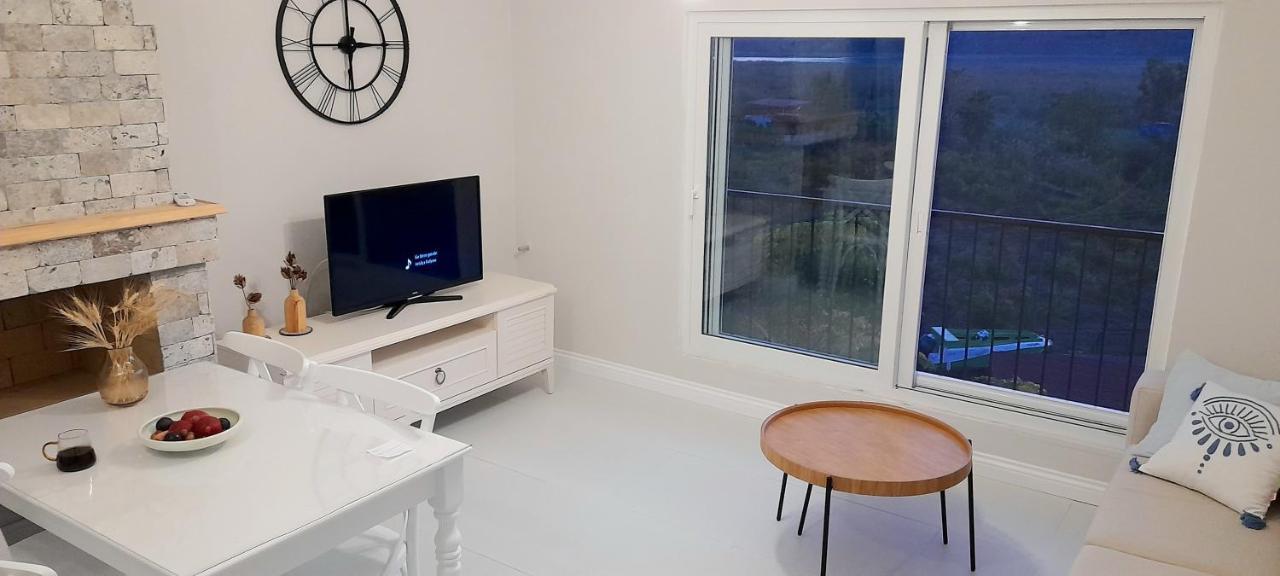 Airport Blue Eye Apartment: Convenient Stopover Apartment *