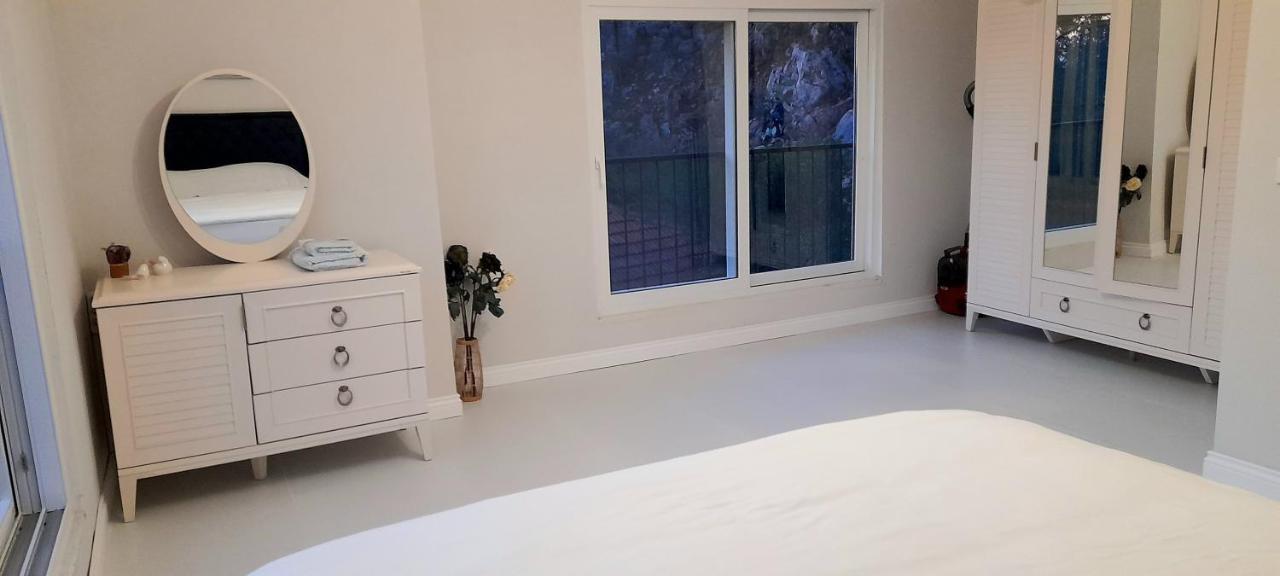 Airport Blue Eye Apartment: Convenient Stopover Apartment