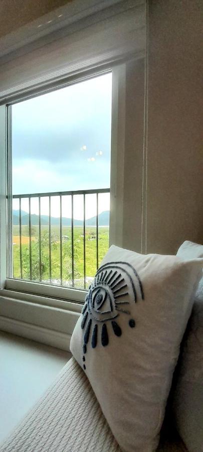 Airport Blue Eye Apartment: Convenient Stopover